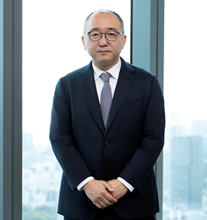 株式会社 エービーシー・マート 代表取締役社長 服部 喜一郎